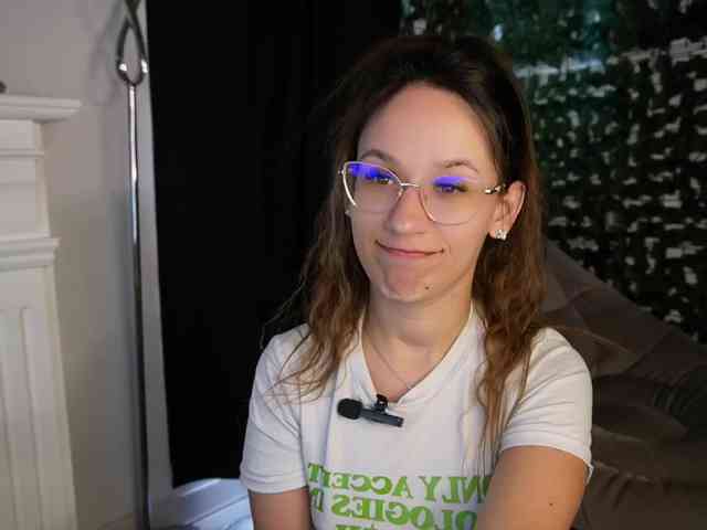 NicoleIris webcam