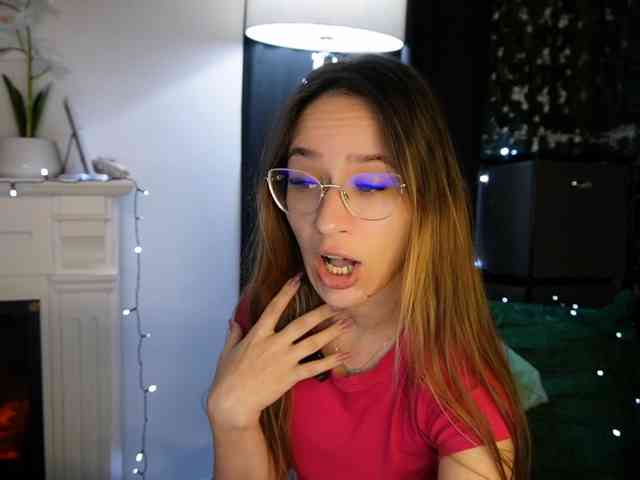 NicoleIris webcam