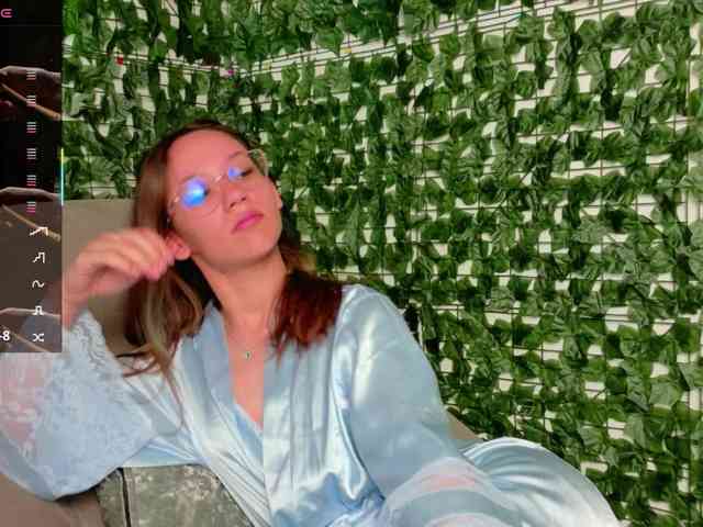 NicoleIris webcam