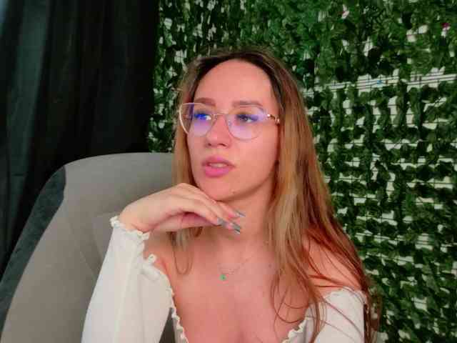 NicoleIris webcam