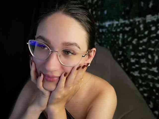NicoleIris webcam