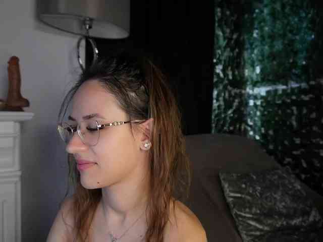 NicoleIris webcam