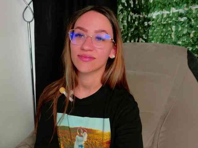 NicoleIris webcam