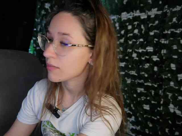 NicoleIris webcam