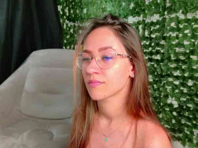 NicoleIris webcam