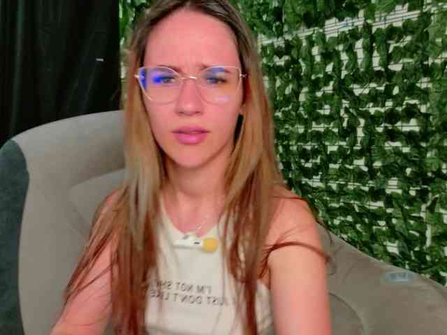 NicoleIris webcam