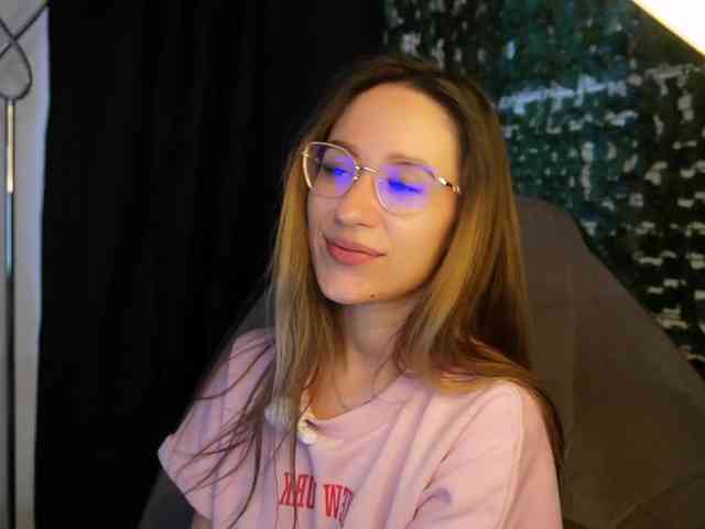 NicoleIris webcam