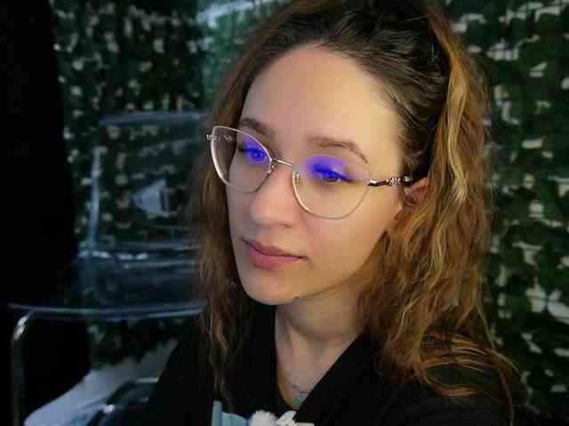 NicoleIris webcam
