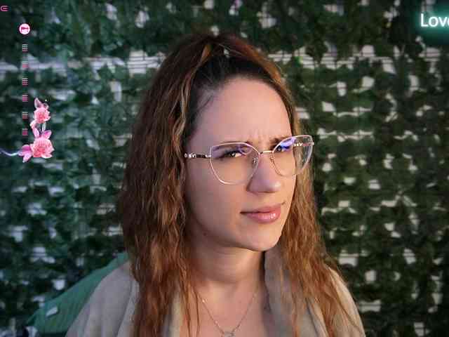 NicoleIris webcam