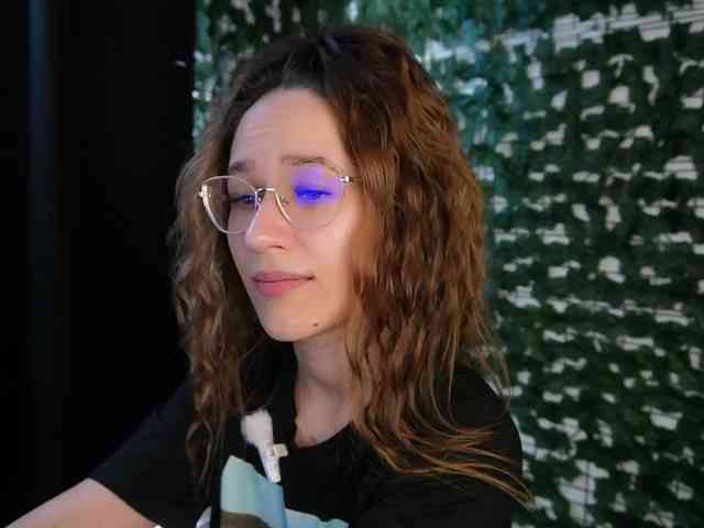 NicoleIris webcam