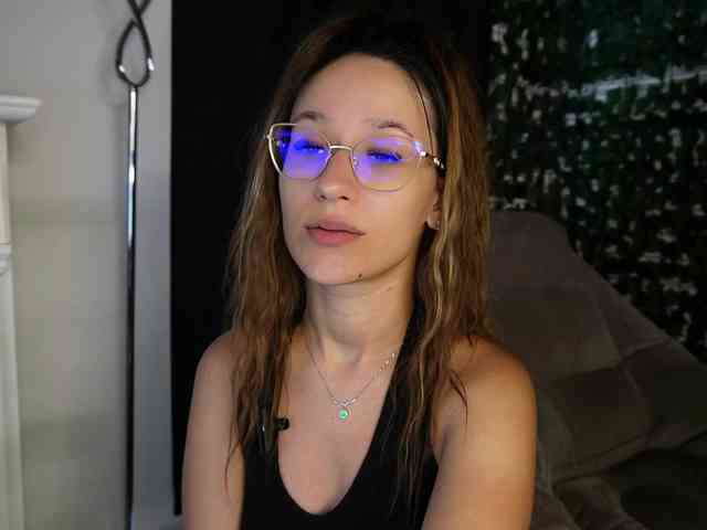 NicoleIris webcam