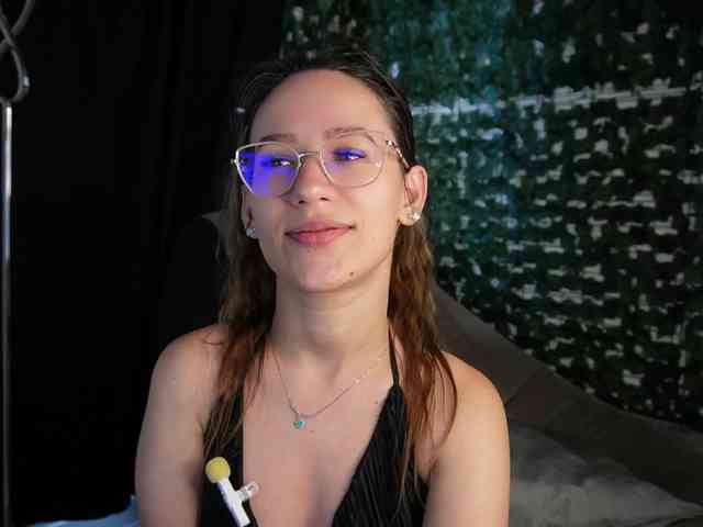 NicoleIris webcam