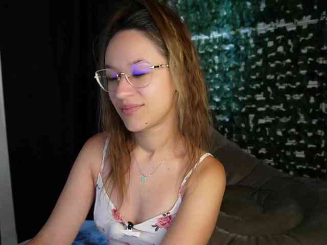 NicoleIris webcam