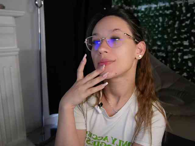 NicoleIris webcam