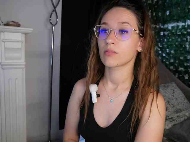 NicoleIris webcam