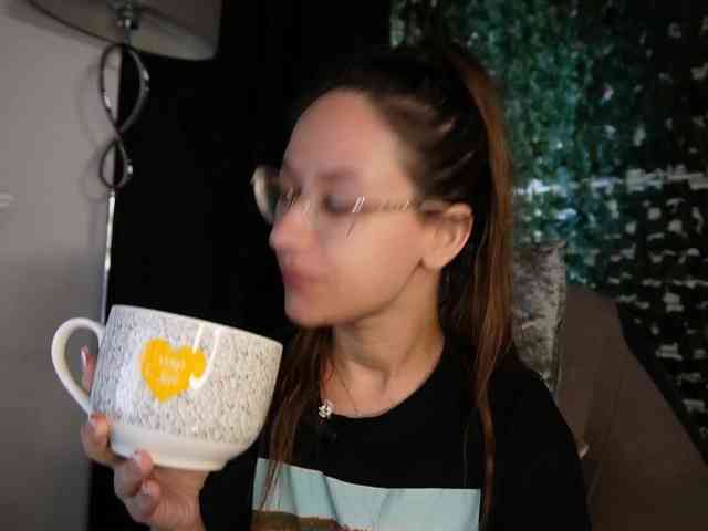 NicoleIris webcam