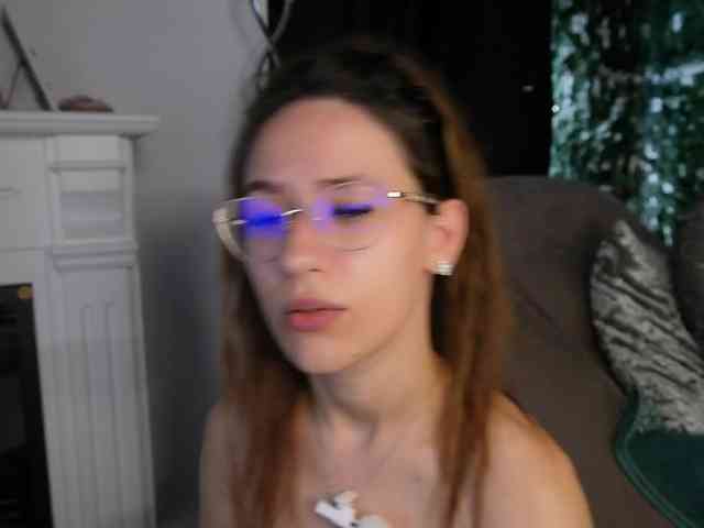 NicoleIris webcam