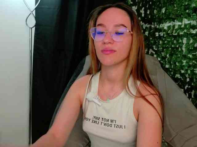 NicoleIris webcam