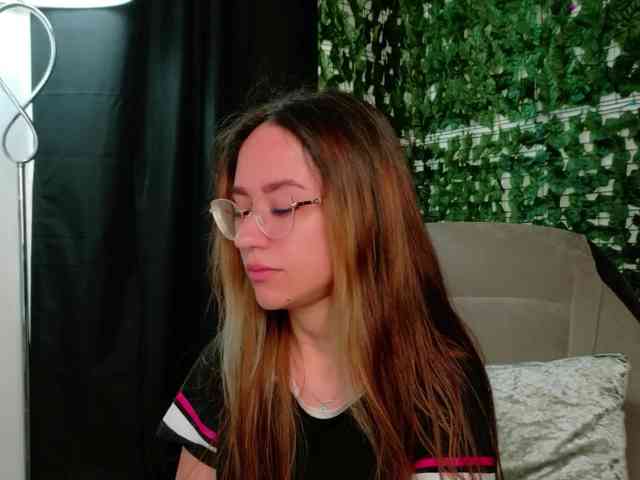 NicoleIris webcam