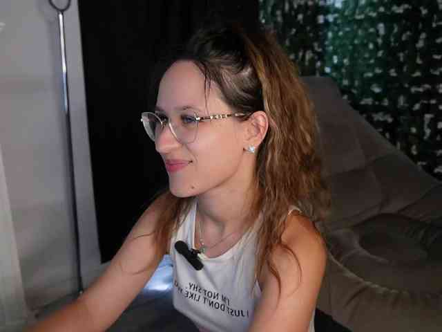 NicoleIris webcam