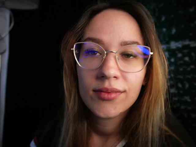 NicoleIris webcam
