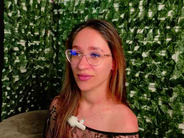 NicoleIris webcam