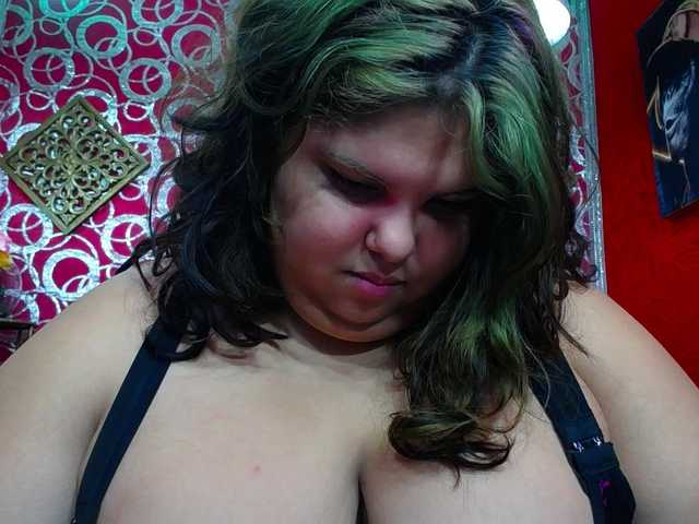 LISABROWNS live cam on BongaCams