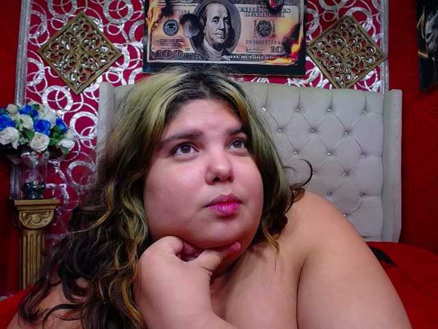LISABROWNS live cam on BongaCams