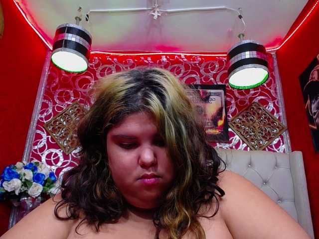LISABROWNS live cam on BongaCams