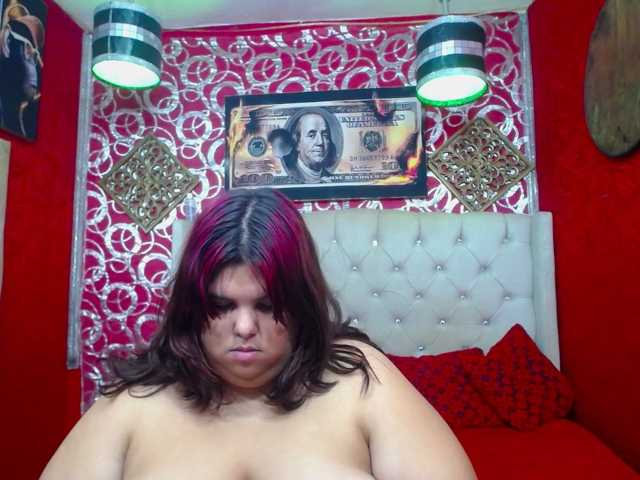 LISABROWNS live cam on BongaCams