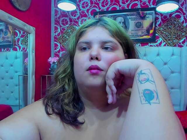 LISABROWNS live cam on BongaCams