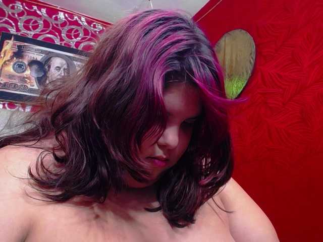 LISABROWNS live cam on BongaCams