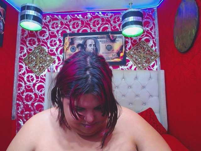 LISABROWNS live cam on BongaCams