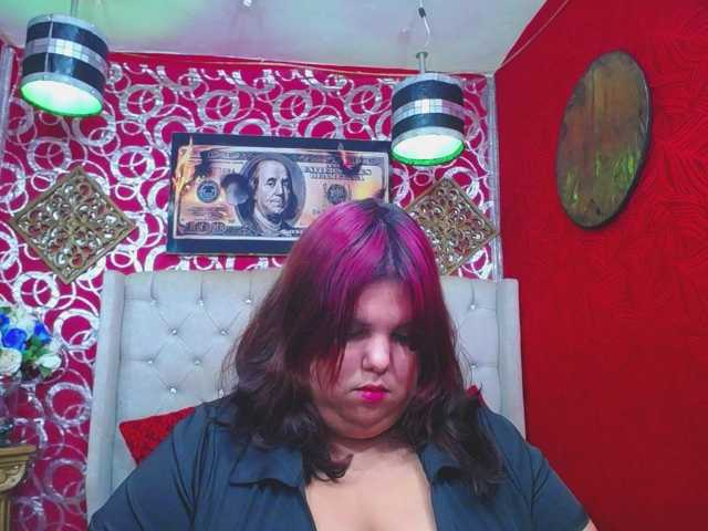 LISABROWNS live cam on BongaCams
