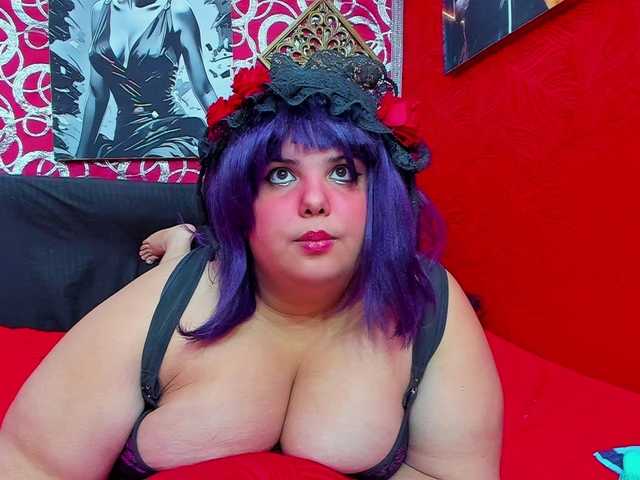 LISABROWNS live cam on BongaCams