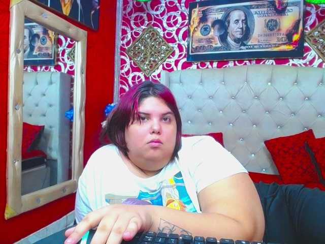 LISABROWNS, live now on BongaCams