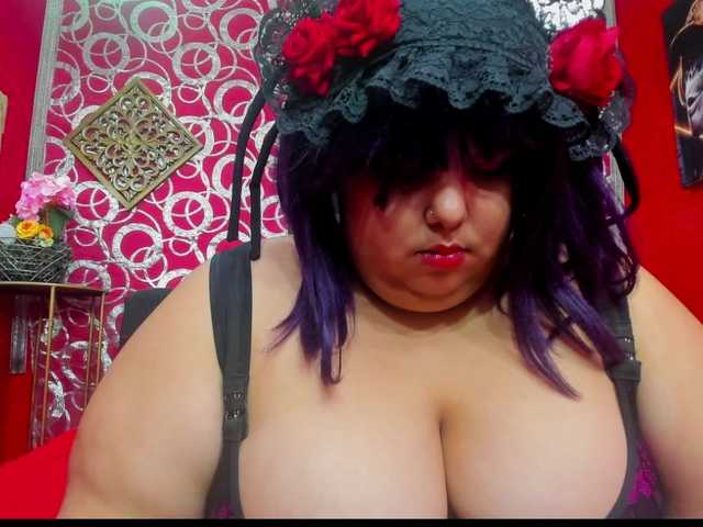 LISABROWNS live cam on BongaCams