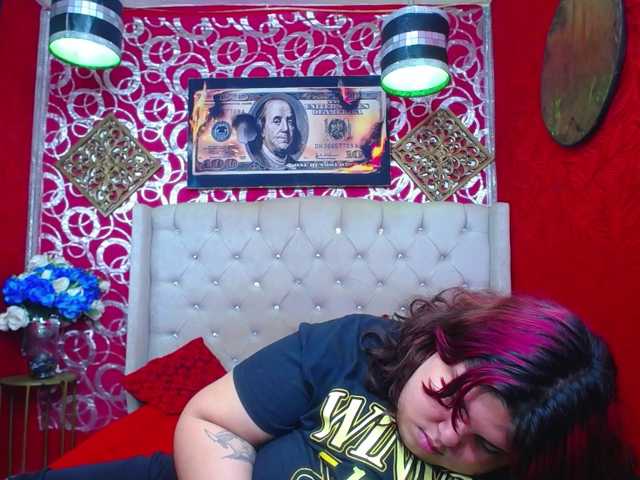 LISABROWNS live cam on BongaCams