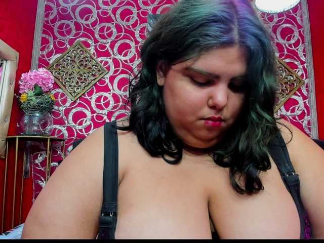 LISABROWNS live cam on BongaCams