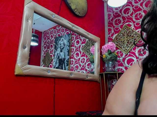 LISABROWNS live cam on BongaCams