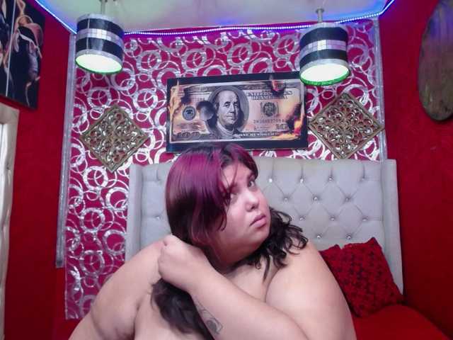 LISABROWNS live cam on BongaCams