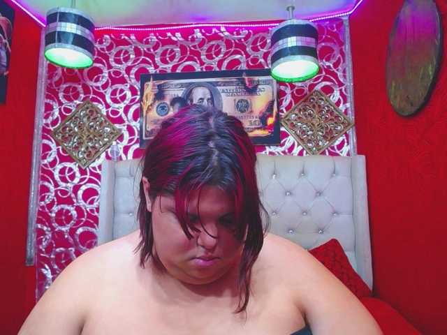 LISABROWNS live cam on BongaCams