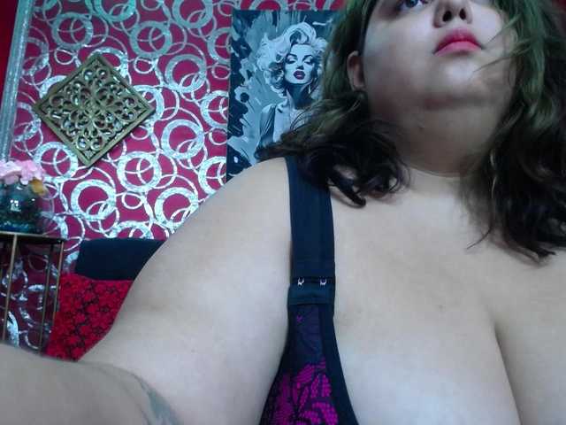 LISABROWNS live cam on BongaCams