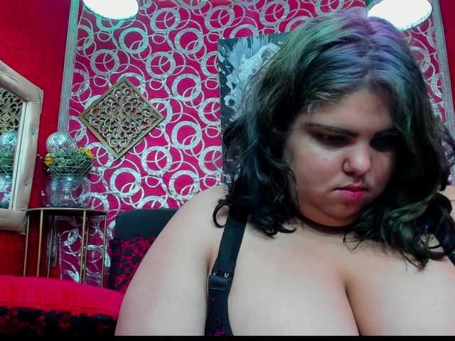 LISABROWNS live cam on BongaCams