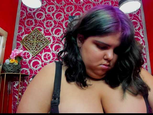 LISABROWNS live cam on BongaCams