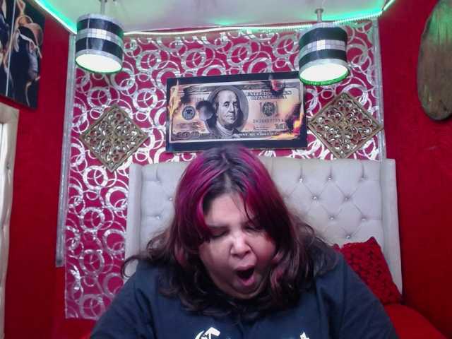 LISABROWNS live cam on BongaCams