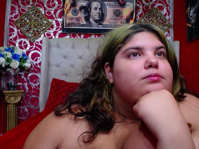 LISABROWNS live cam on BongaCams