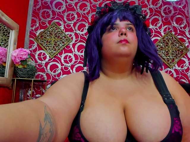 LISABROWNS live cam on BongaCams