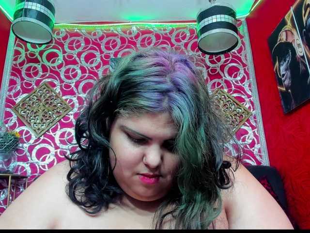 LISABROWNS live cam on BongaCams