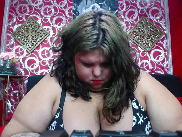 LISABROWNS live cam on BongaCams